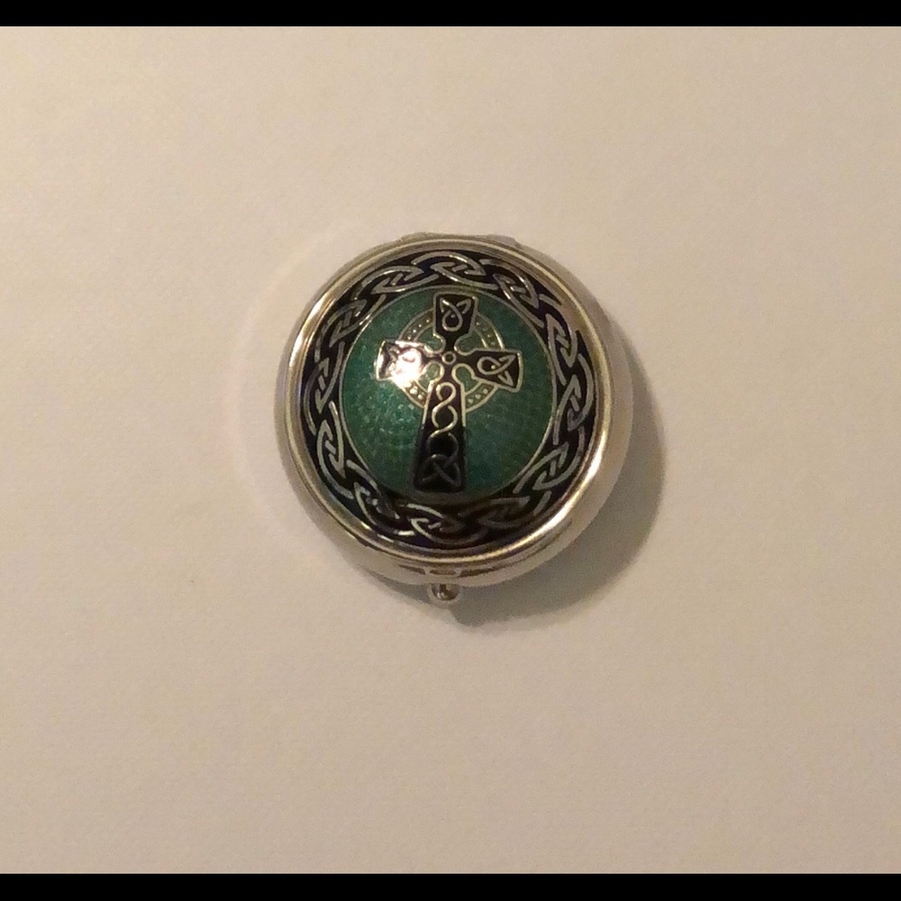 Pill holder